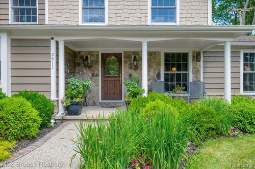 2511 Birch Harbor Ln, West Bloomfield, MI, 48324-1903 | Card Image