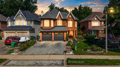 103 Vivians Cres, Brampton, ON, L6Y4V4 | Card Image