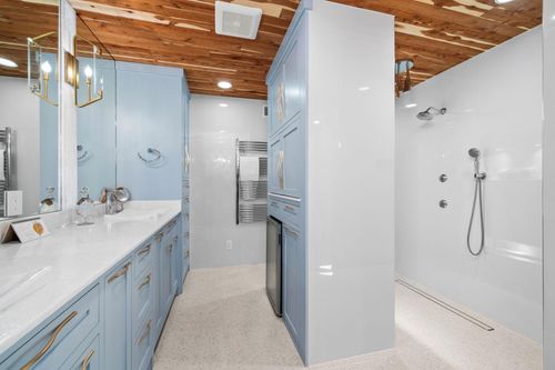 1011 Barkdull St, Houston, TX, 77006-6570 | Card Image