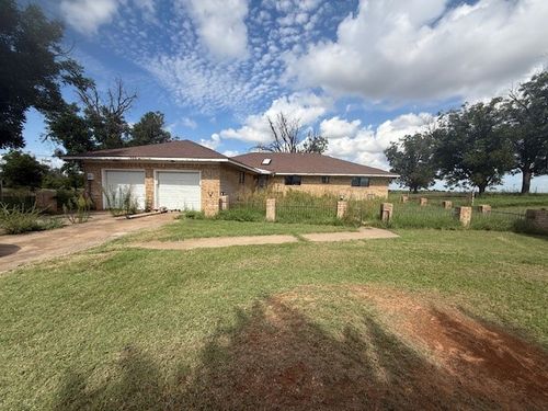 909 Railroad St, Rochester, TX, 79544-2139 | Card Image