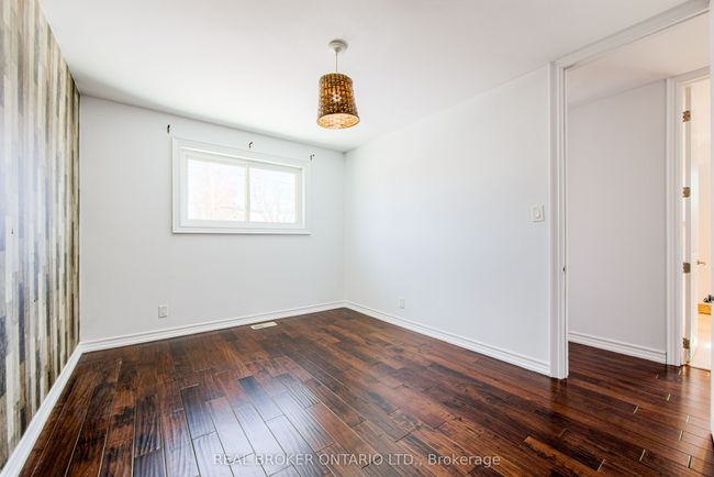 855 Miriam Rd, House other with 5 bedrooms, 2 bathrooms and 4 parking in Pickering ON | Image 18