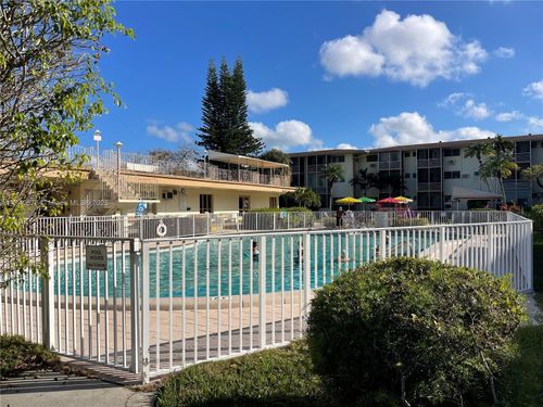 apt-314-17090 Ne 14th Ave, North Miami Beach, FL, 33162-2950 | Card Image