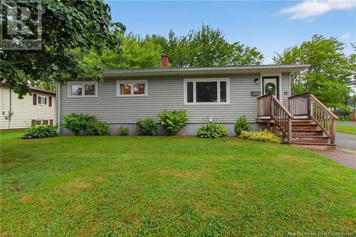 11 Roseberry St, Riverview, NB, E1B2Z2 | Card Image