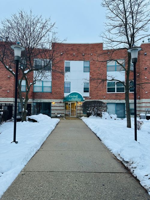 apt-106-3255 Kirchoff Rd, Rolling Meadows, IL, 60008-1870 | Card Image