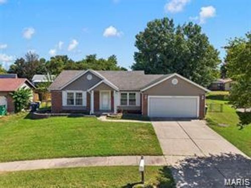 15556 97th Ave, Florissant, MO, 63034-2159 | Card Image