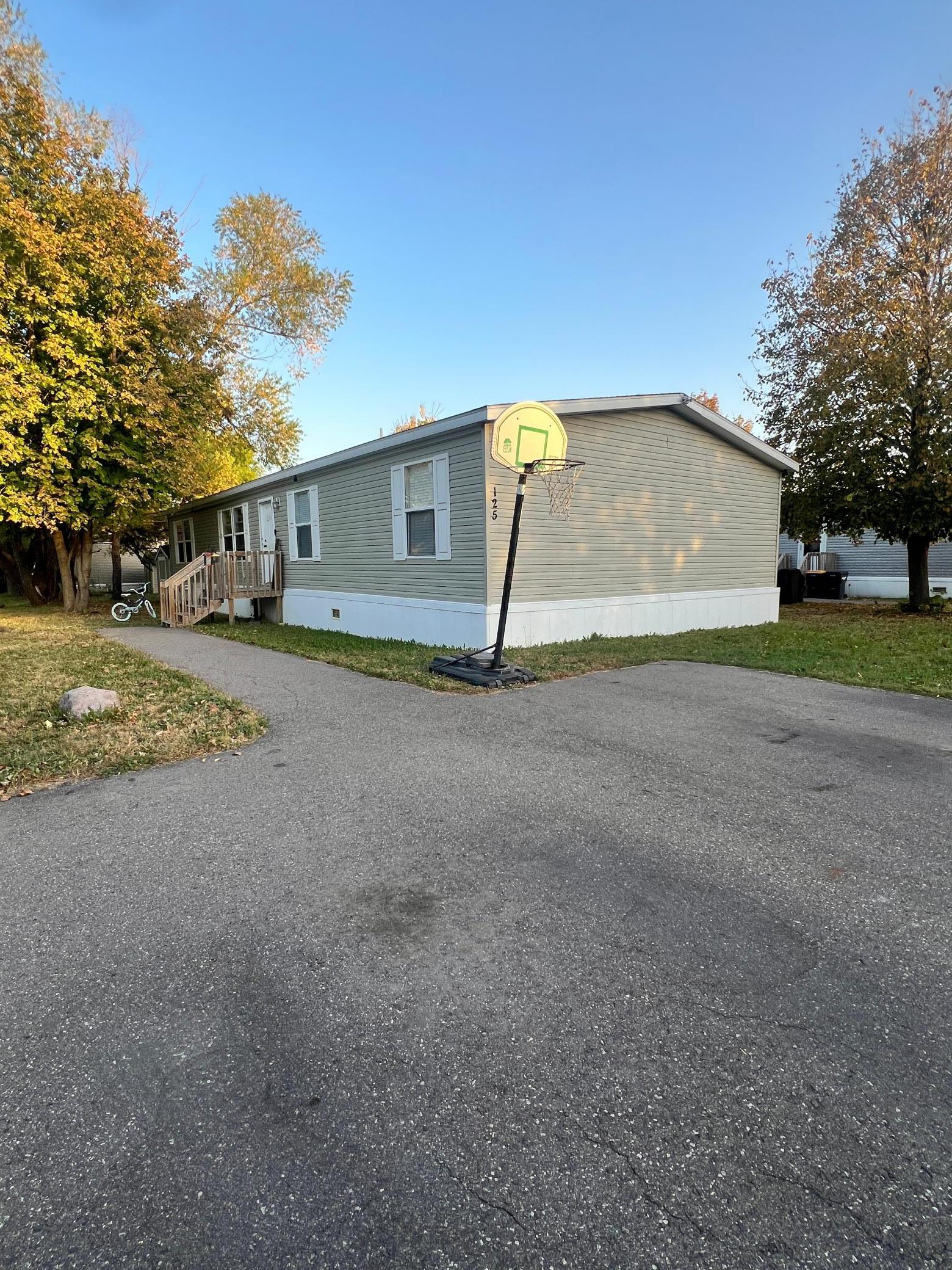 Mozart Ave, Mankato, MN 56001