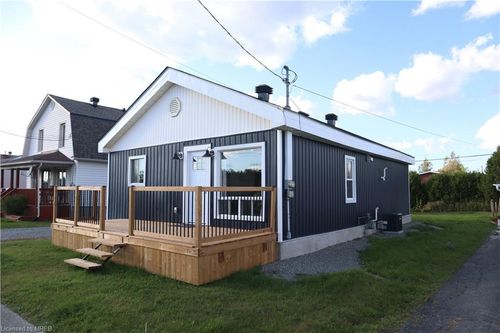 80 Allan St, Coniston, ON, P0M1M0 | Card Image