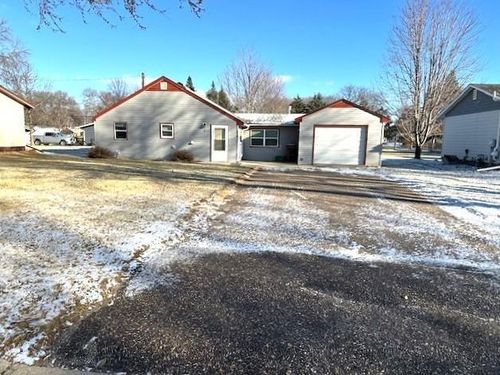 808 S 11th St, Montevideo, MN, 56265-2202 | Card Image