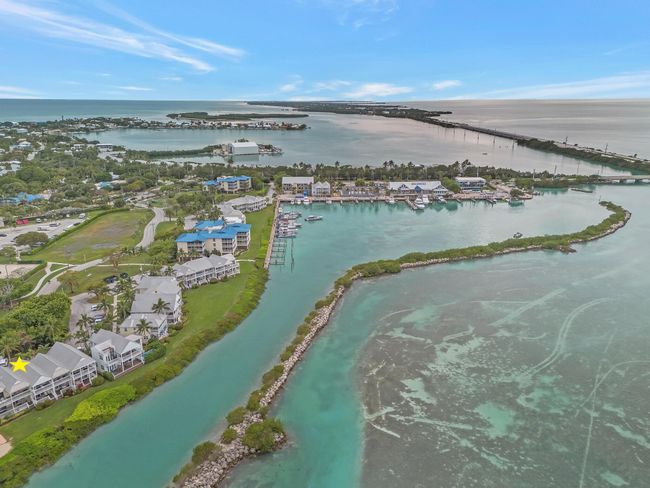 2104 Marina Villas Dr, Condo with 2 bedrooms, 3 bathrooms and null parking in Duck Key FL | Image 37