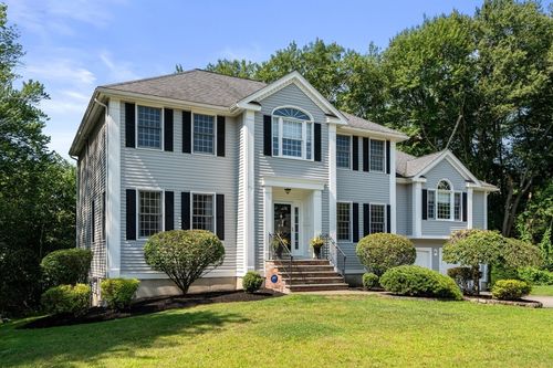 4 Green Meadow Dr, Lynnfield, MA, 01940-1899 | Card Image