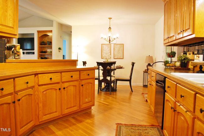 16 Kitchen | Image 16
