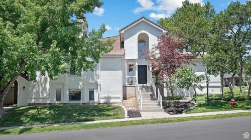 2031 E Oak Manor Dr, Sandy, UT, 84092-6225 | Card Image