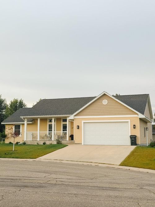 530 Depree Way, Glenwood, MN, 56334-8831 | Card Image