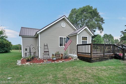 2091 Tomlinson Rd, Caro, MI, 48723-9321 | Card Image