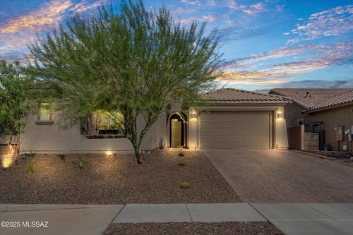 12696 N Lauterbrunnen Ln, Tucson, AZ, 85755-6092 | Card Image