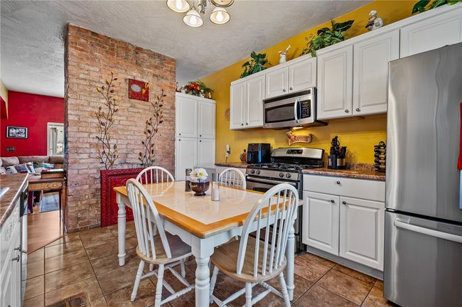 322 Darsie St, House other with 3 bedrooms, 2 bathrooms and 2 parking in Bloomfield PA | Image 11