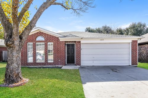 1359 Lincolnshire Way, Fort Worth, TX, 76134-5513 | Card Image