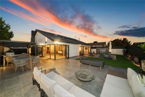 985 Begonia Ave, Costa Mesa, CA, 92626-1777 | Card Image