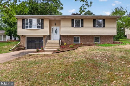 3204 S Scenic Rd, HARRISBURG, PA, 17109-1029 | Card Image