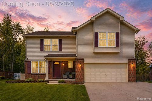 29516 Hunter St, Trenton, MI, 48183-7012 | Card Image