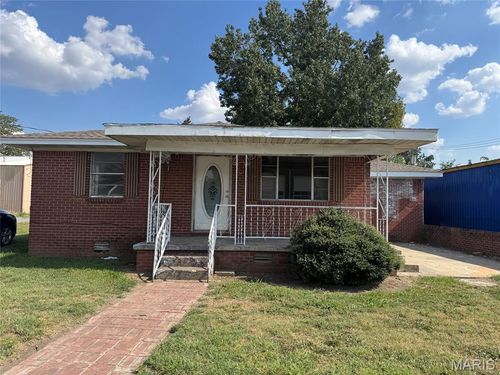 131 South Walnut Street, Steele, MO, 63877 | Card Image