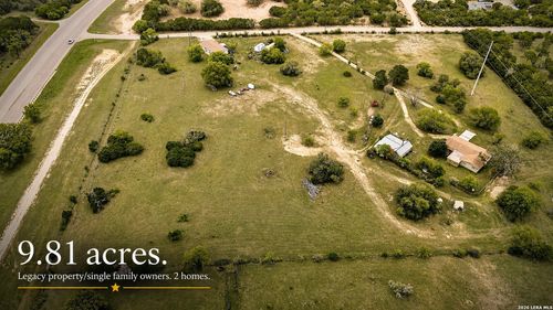 190 Gunther Ln, Pipe Creek, TX, 78063-5324 | Card Image