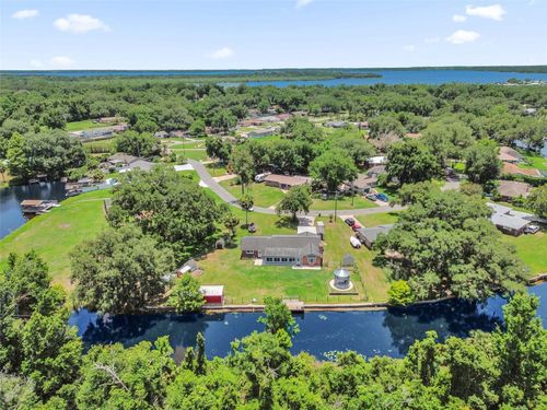 35505 Crescent Dr, Fruitland Park, FL, 34731-6237 | Card Image