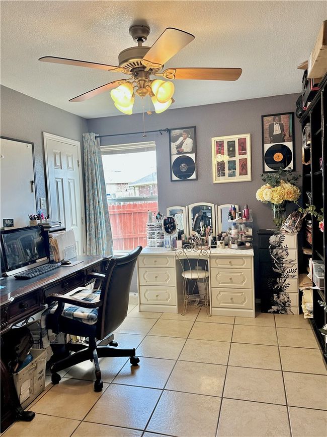 Unit B | Image 15