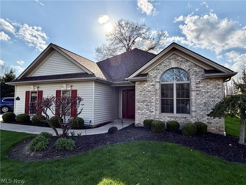 22 Walker Cir, Girard, OH, 44420-1275 | Card Image