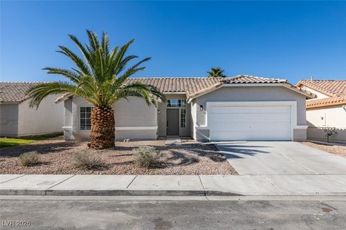 3921 Gaston Ln, North Las Vegas, NV, 89032-0451 | Card Image
