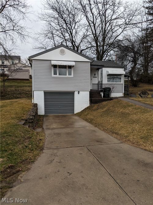 116 Hanson Dr, Saint Clairsville, OH, 43950-1101 | Card Image