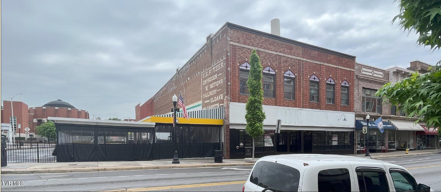 629 State St, Bristol, VA 24201