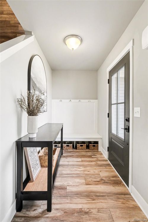 7095 Primrose Ln, Grand Blanc, MI, 48439-2328 | Card Image