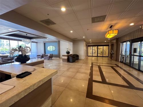 apt-529-3731 N Country Club Dr, Aventura, FL, 33180-1742 | Card Image