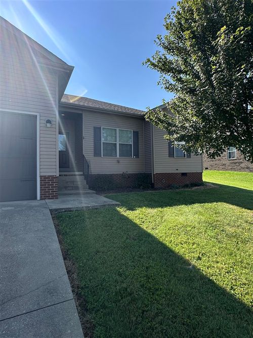 2801 Gunsmoke Trail Way, Bowling Green, KY, 42101-8658 | Card Image
