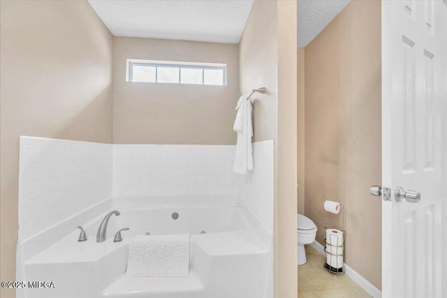18 - Primary Bath | Image 18
