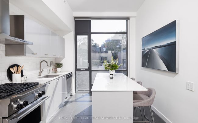 9B Gilead Pl, House attached with 4 bedrooms, 3 bathrooms and 1 parking in Toronto ON | Image 5