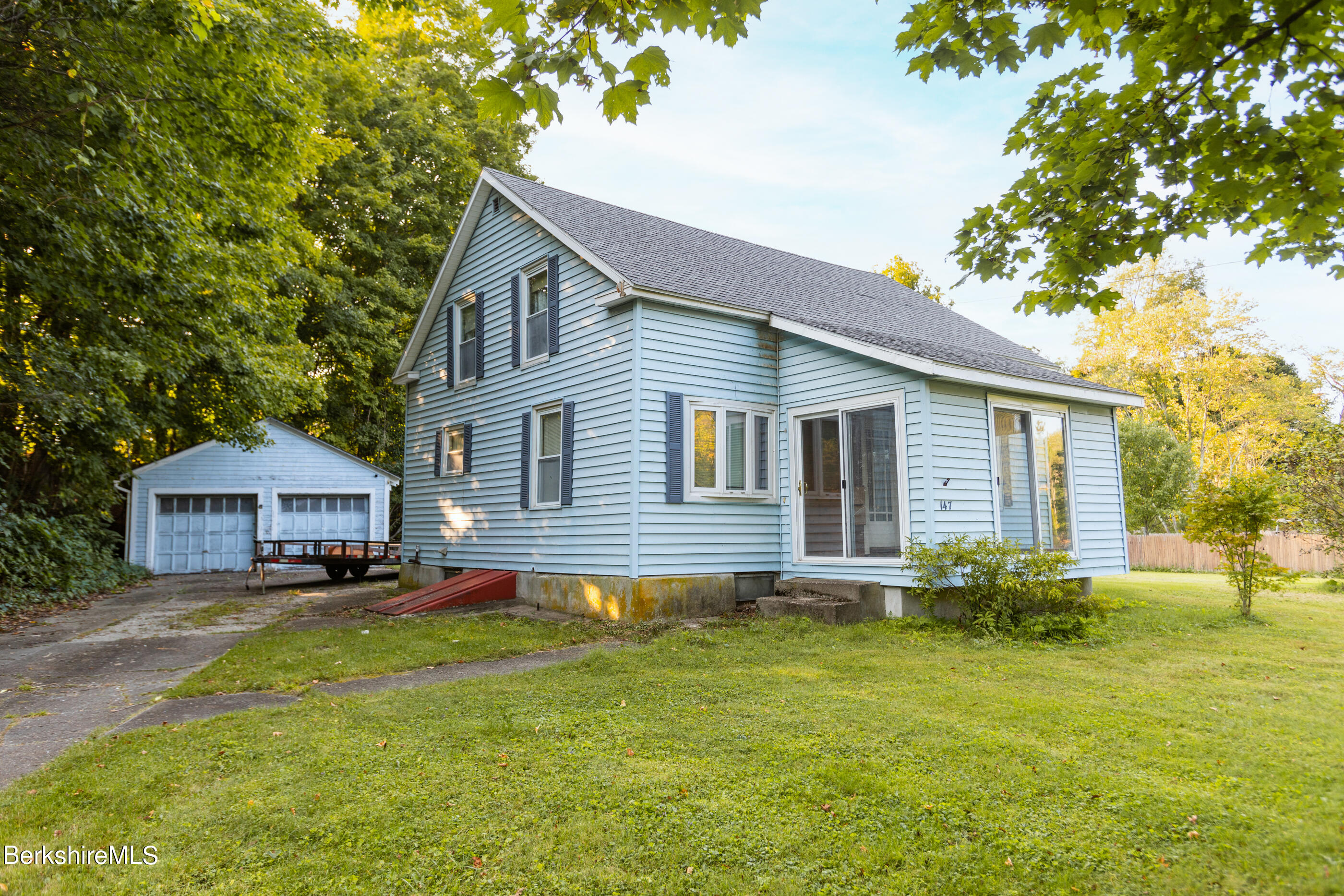 Railroad St, Cheshire, MA 01225