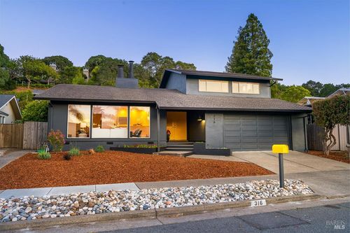 316 Riviera Dr, San Rafael, CA, 94901-1529 | Card Image