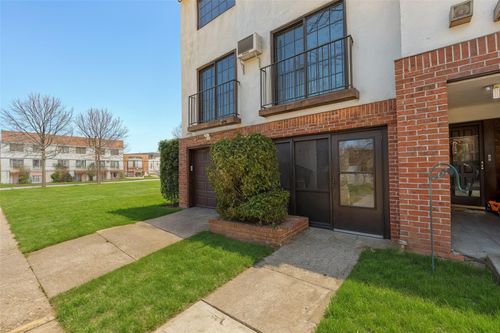 509 Julius Rd, College Point, NY, 11356-1271 | Card Image