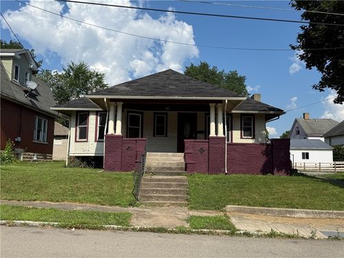 706 Young St, New Castle, PA, 16101-2360 | Card Image