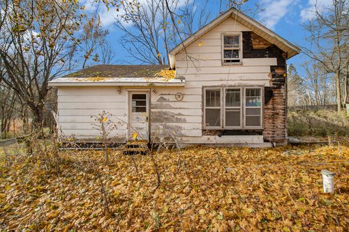 4044 Volney St, Fountain, MI, 49410-8739 | Card Image