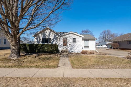 507 E Cemetery Ave, Chenoa, IL, 61726-1231 | Card Image