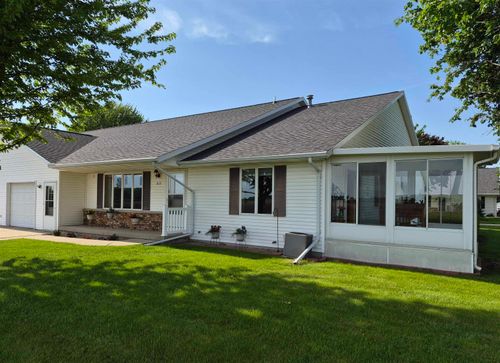 812 Pattee Drive, Waupun, WI, 53963-1760 | Card Image