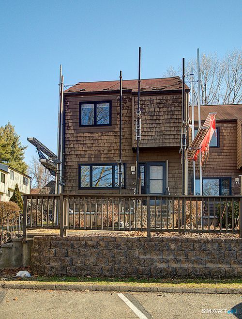 19-19 Hampton Park, Branford, CT, 06405-2204 | Card Image