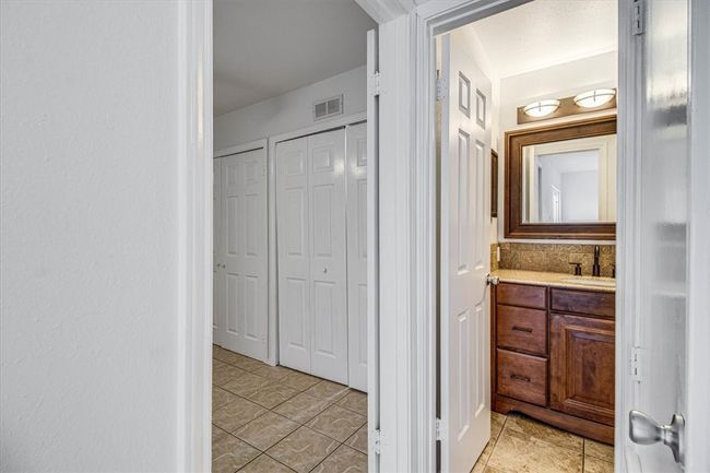 J - 7122 Premont Dr, Condo with 1 bedrooms, 1 bathrooms and 2 parking in Corpus Christi TX | Image 27