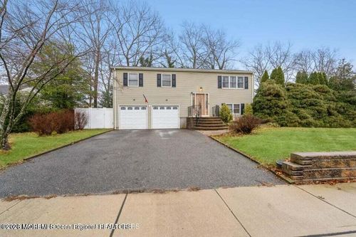 37 Pine Tree Dr, Bayville, NJ, 08721-1723 | Card Image