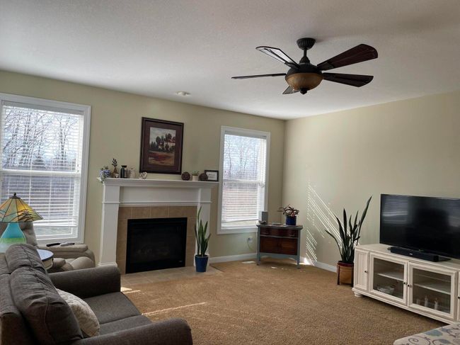 Family Room | Image 16