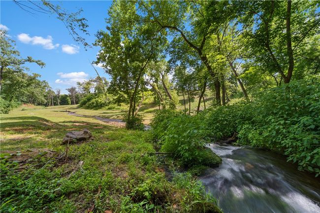 Gorgeous valley amenity space | Image 16