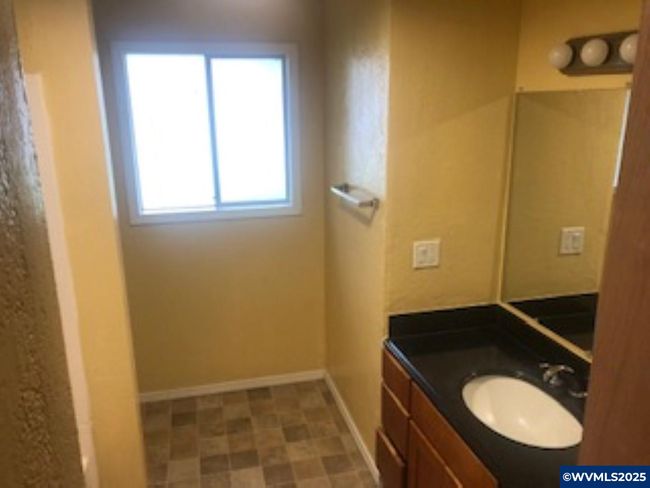 714 Dalke St E, House other with 3 bedrooms, 2 bathrooms and null parking in Monmouth OR | Image 9